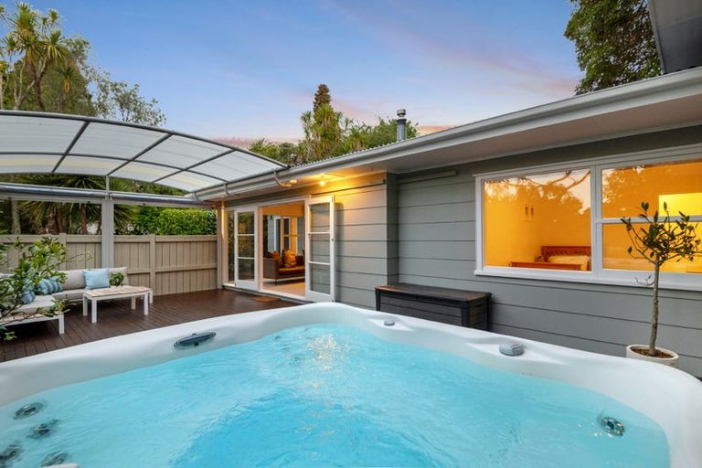 Photo of property in 1/72 Roseberry Avenue, Birkenhead, Auckland, 0626