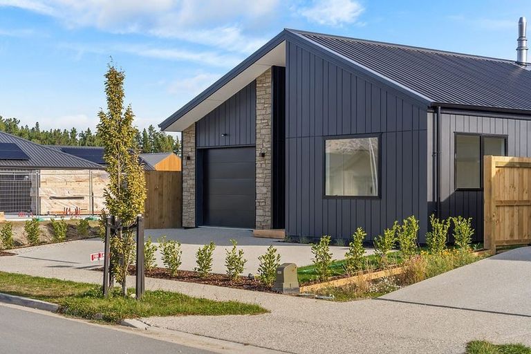 Photo of property in 36 Gillespie Street, Lake Hawea, 9382