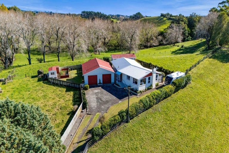 Photo of property in 558 Mangorei Road, Mangorei, New Plymouth, 4371