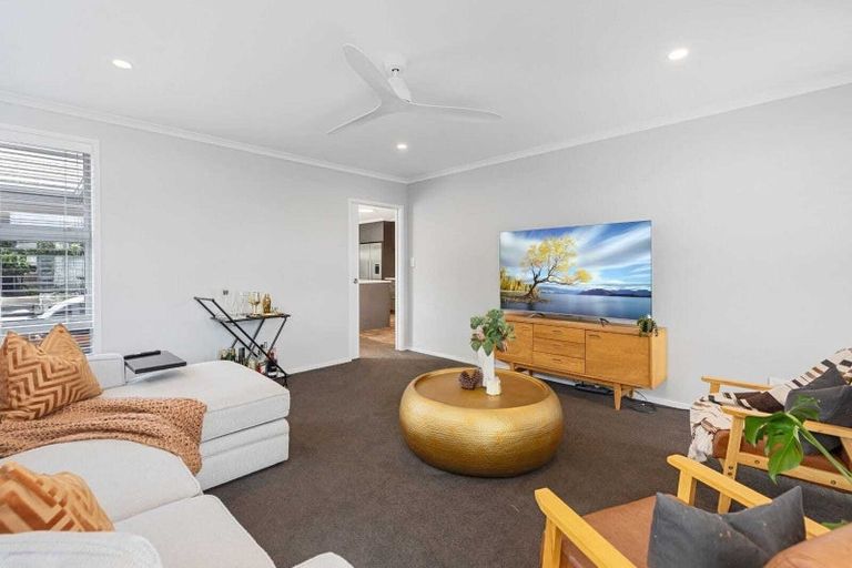 Photo of property in 21 Kahuparere Crescent, Pyes Pa, Tauranga, 3112