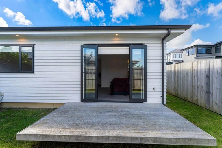 Photo of property in 9 Wheriko Avenue, Glenbrook, Waiuku, 2681