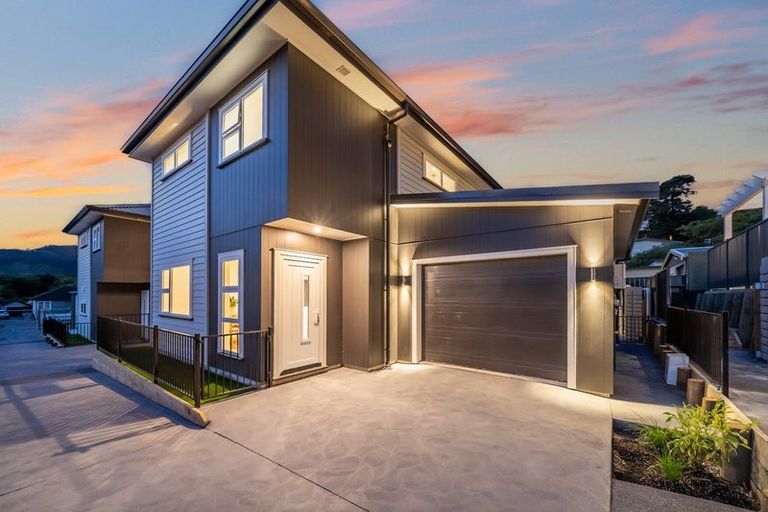 Photo of property in 70c Heretaunga Square, Silverstream, Upper Hutt, 5019