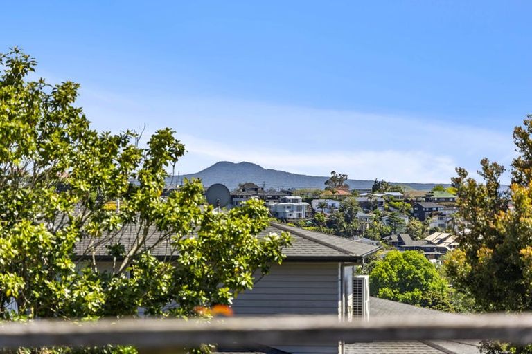 Photo of property in 4 Mellons Bay Road, Howick, Auckland, 2014