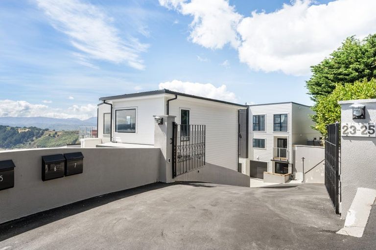 Photo of property in 25u7 Thane Road, Roseneath, Wellington, 6011