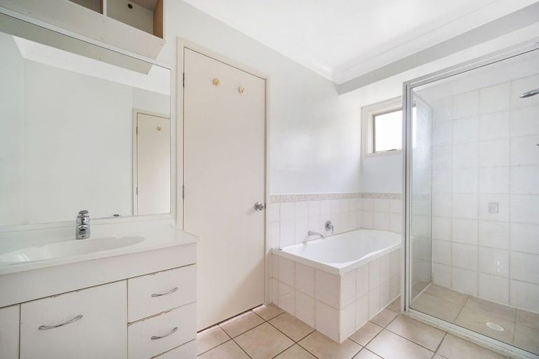 Photo of property in 5 Kasia Close, Massey, Auckland, 0614