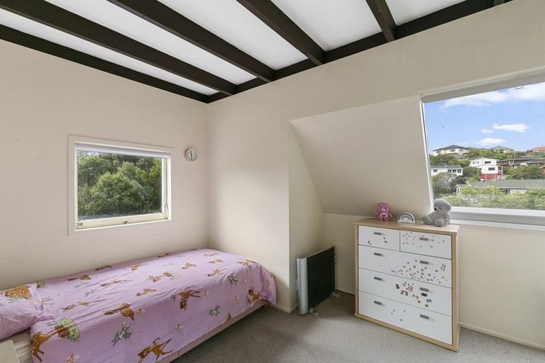 Photo of property in 9 Goddard Grove, Churton Park, Wellington, 6037