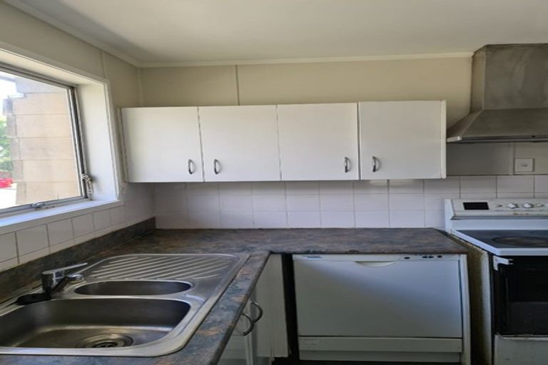 Photo of property in 28 Leo Street, Glen Eden, Auckland, 0602