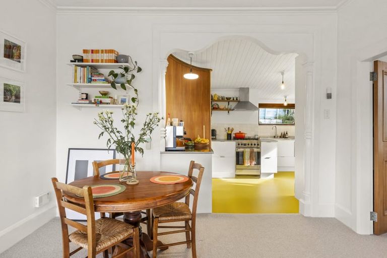 Photo of property in 176 Sutherland Road, Lyall Bay, Wellington, 6022