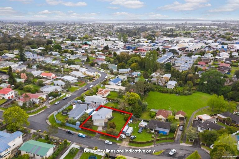 Photo of property in 25 Meilland Place, Glen Eden, Auckland, 0602