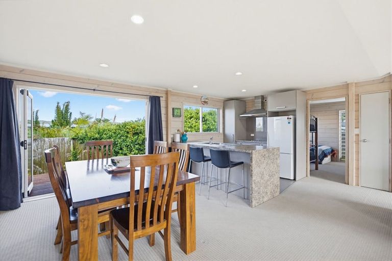 Photo of property in 42 Carina Way, Whitianga, 3510
