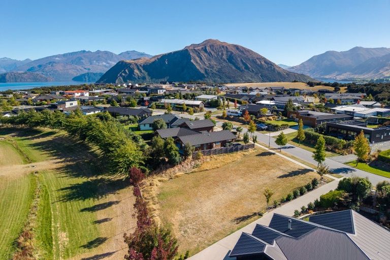 Photo of property in 44 Minaret Ridge, Wanaka, 9305