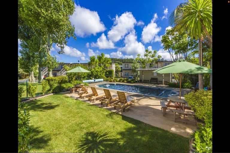 Photo of property in The Grange, 63/92 Bush Road, Albany, Auckland, 0632