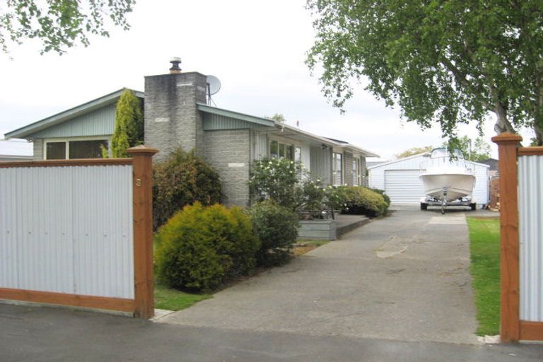 Photo of property in 8 Royleen Street, Casebrook, Christchurch, 8051