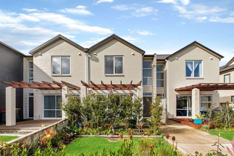 Photo of property in 33 Popokatea Drive, Takanini, 2112