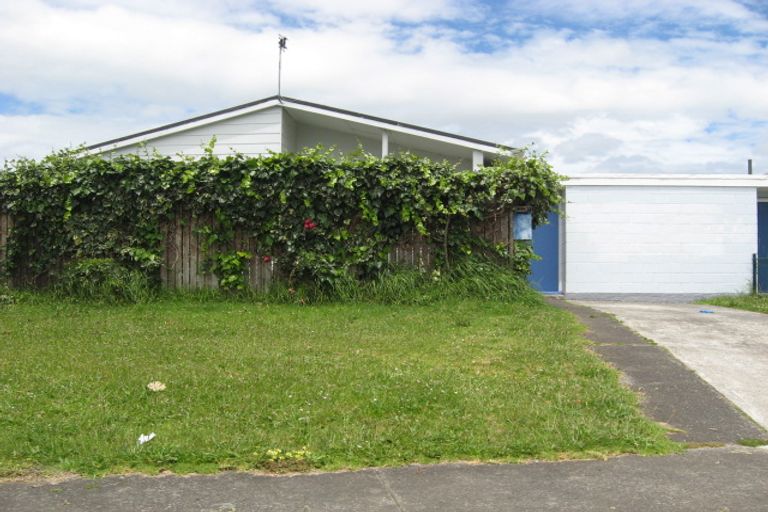 Photo of property in 1 Kemble Close, Mangere, Auckland, 2022