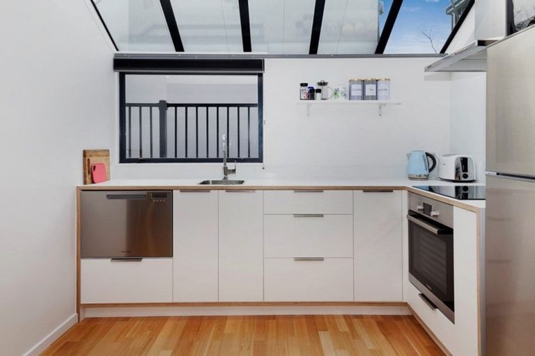 Photo of property in 10/388 Montreal Street, Christchurch Central, Christchurch, 8013