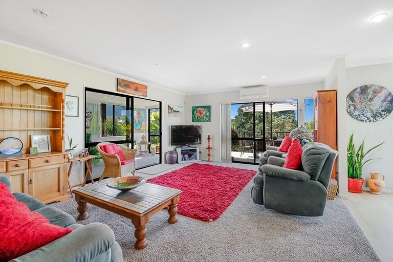Photo of property in 12 Mariner Drive, Gulf Harbour, Whangaparaoa, 0930
