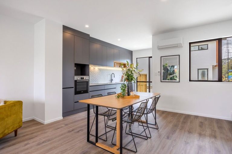 Photo of property in 67 Papatupu Way, Kumeu, 0810