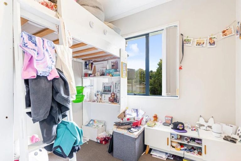 Photo of property in 25 Lilburn Crescent, Massey, Auckland, 0614