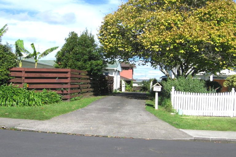 Photo of property in 1/5 Richard Avenue, Bucklands Beach, Auckland, 2014