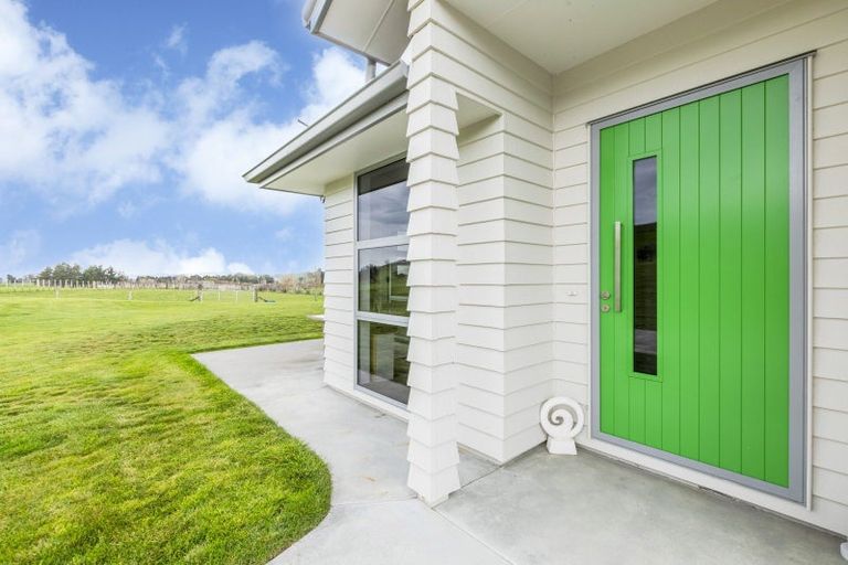 Photo of property in 52 Highlands Drive, Waipawa, 4210