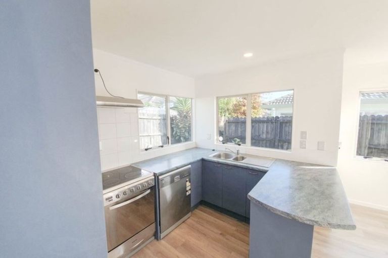 Photo of property in 87 Pooks Road, Ranui, Auckland, 0612