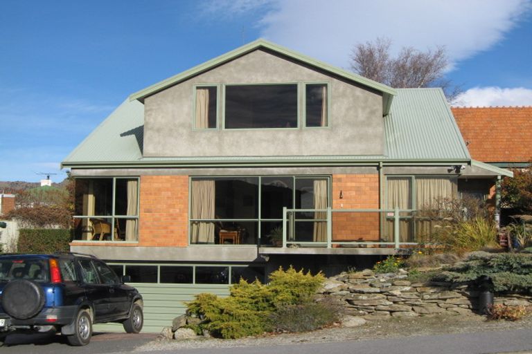 Photo of property in 2 Killala Street, Cromwell, 9310