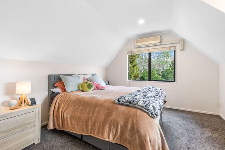 Photo of property in 1/1018 East Coast Road, Fairview Heights, Auckland, 0630