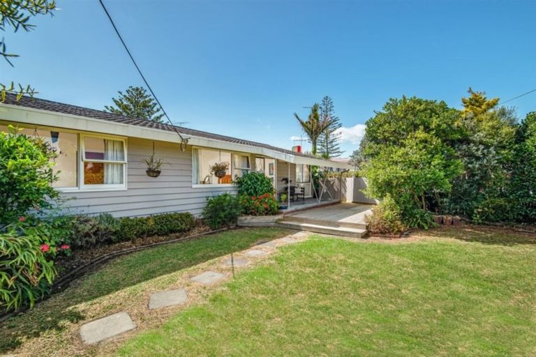 Photo of property in 1/239 Lake Road, Northcote, Auckland, 0627