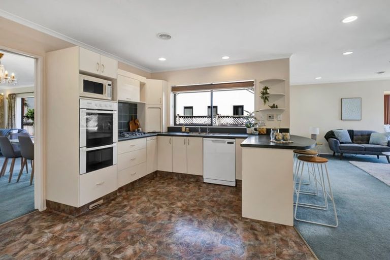 Photo of property in 102 Branch Road, Highlands Park, New Plymouth, 4312