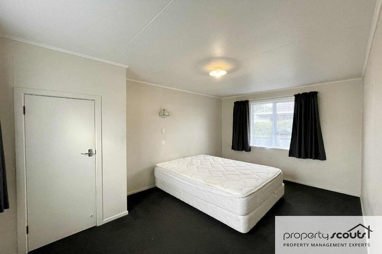 Photo of property in 12 Karaka Street, Merrilands, New Plymouth, 4312