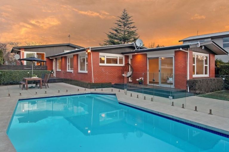 Photo of property in 25 Roydvale Avenue, Burnside, Christchurch, 8042