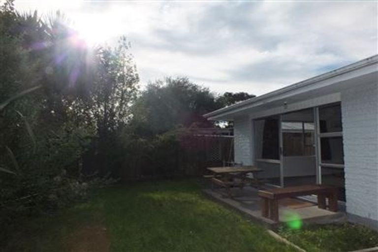 Photo of property in 2/127 Mackenzie Avenue, Woolston, Christchurch, 8023