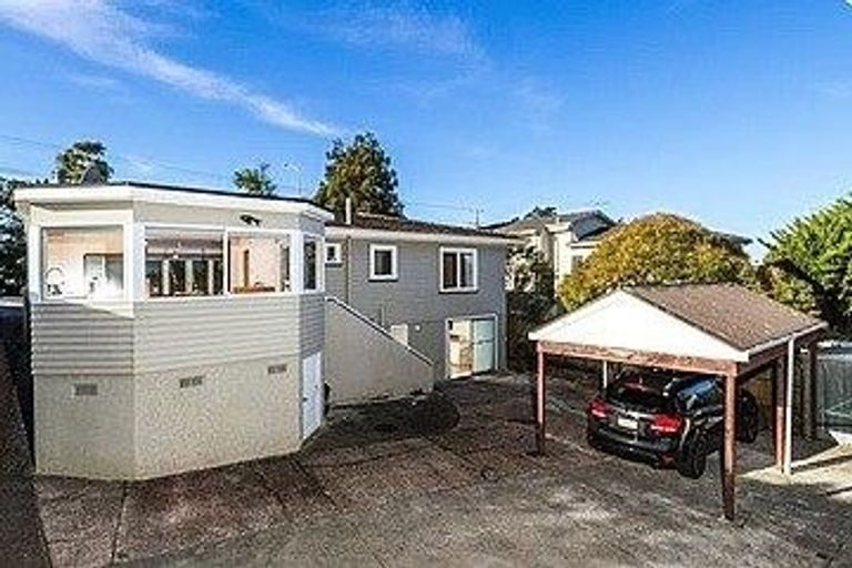 Photo of property in 288 East Coast Road, Forrest Hill, Auckland, 0620