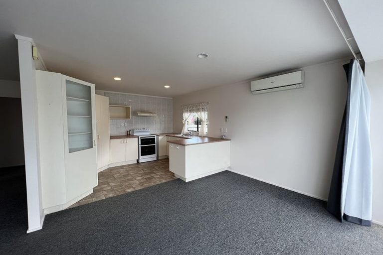 Photo of property in 12/56 Larnoch Road, Henderson, Auckland, 0610