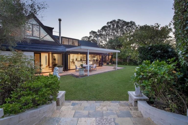 Photo of property in 25 Clifton Road, Hauraki, Auckland, 0622