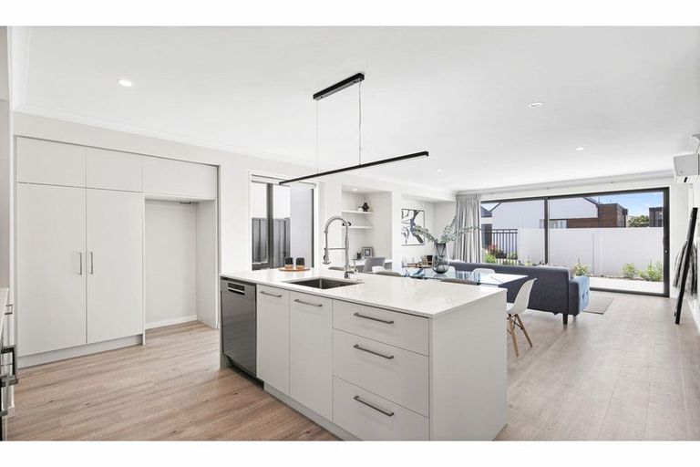 Photo of property in 28 Manakura Street, Avonhead, Christchurch, 8042