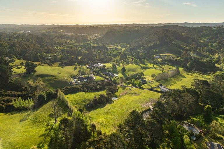 Photo of property in 15 Elmore Road, Paremoremo, Auckland, 0793