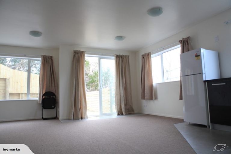 Photo of property in 12 Kopiko Way, Brooklyn, Wellington, 6021