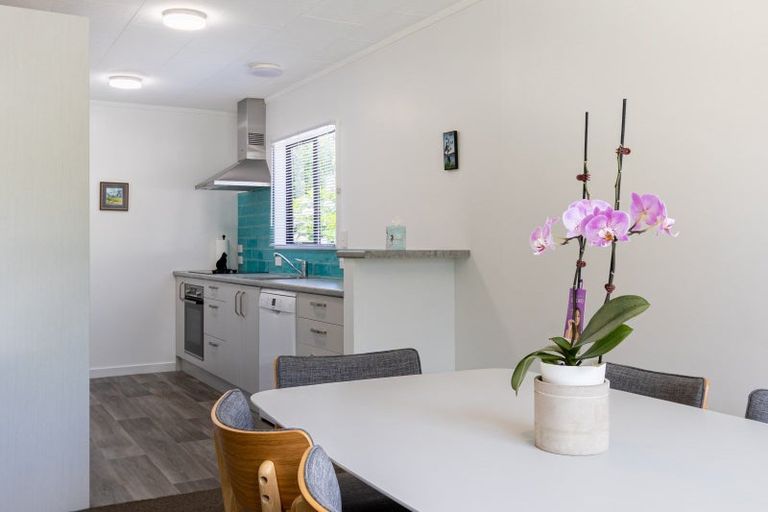 Photo of property in 2/3 Park Road, Paraparaumu Beach, Paraparaumu, 5032