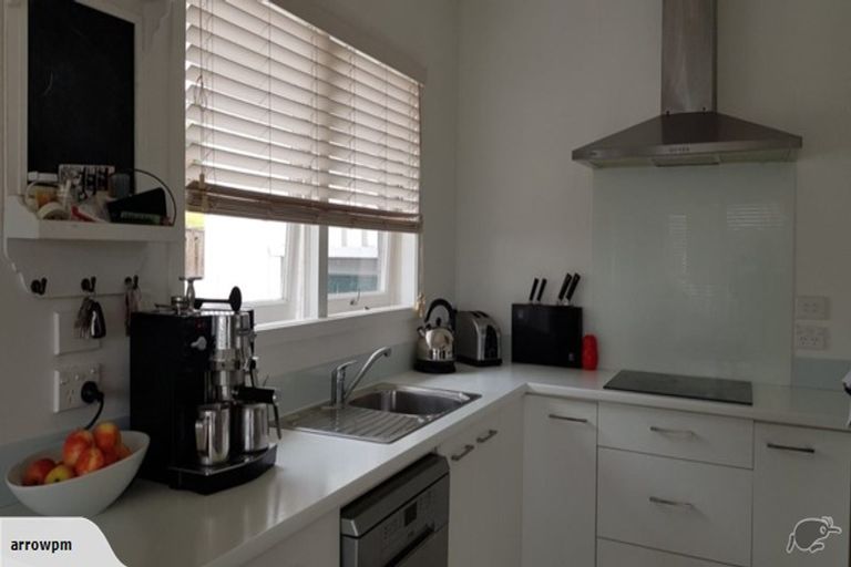 Photo of property in 1/58 Girrahween Drive, Totara Vale, Auckland, 0629