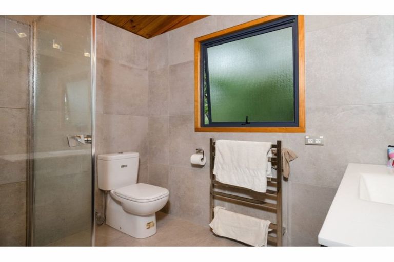 Photo of property in 535 Peak Road, Helensville, 0875