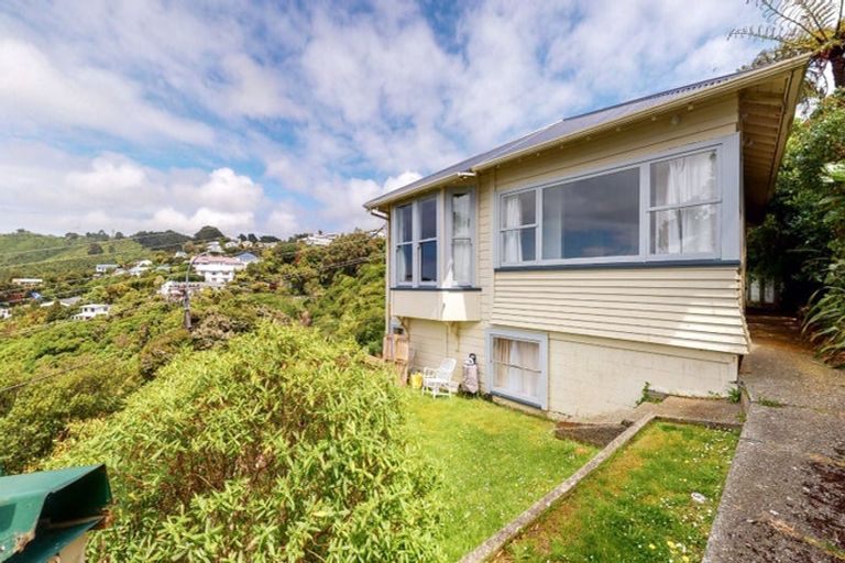 Photo of property in 16 Highbury Road, Highbury, Wellington, 6012