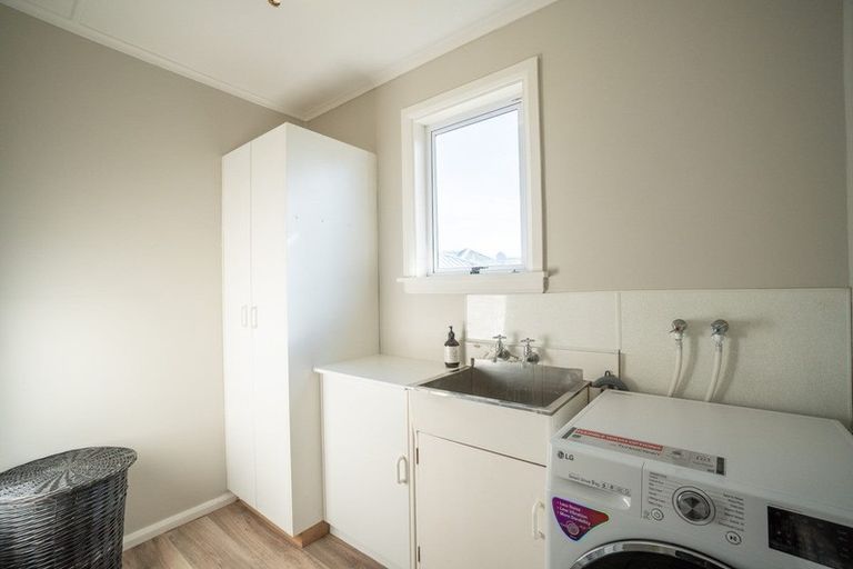 Photo of property in 25 Featherston Street, Takaro, Palmerston North, 4412