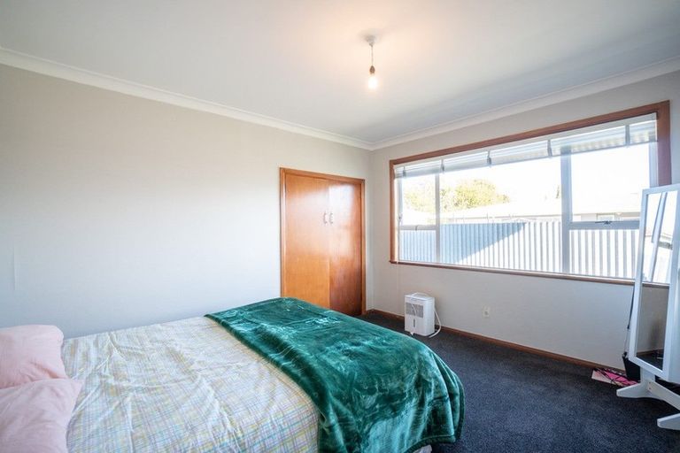 Photo of property in 25 Featherston Street, Takaro, Palmerston North, 4412