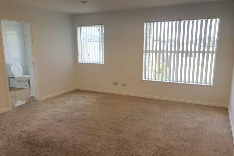 Photo of property in 4 Carrickdawson Drive, Flat Bush, Auckland, 2019
