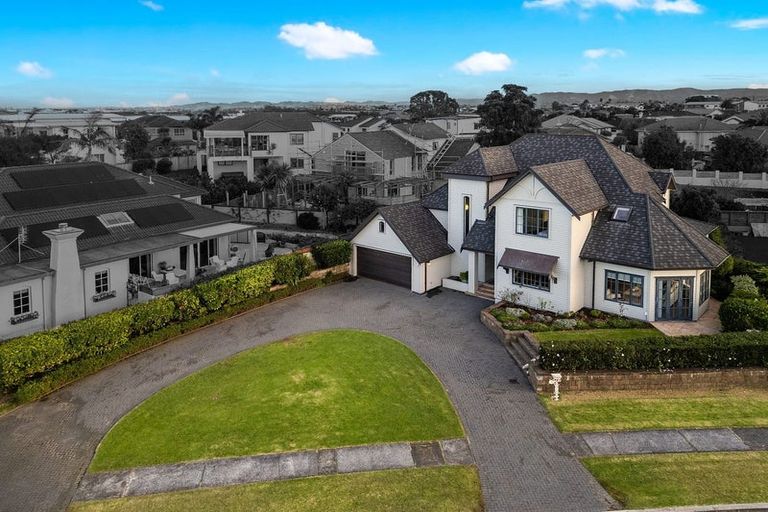 Photo of property in 3 Onemana Way, Te Atatu Peninsula, Auckland, 0610