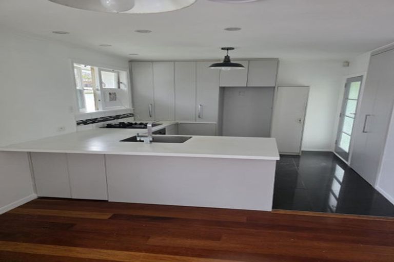 Photo of property in 126 Cambridge Terrace, Fairfield, Lower Hutt, 5011