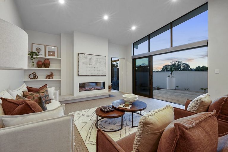 Photo of property in Mangorei Road, Strandon, 4312