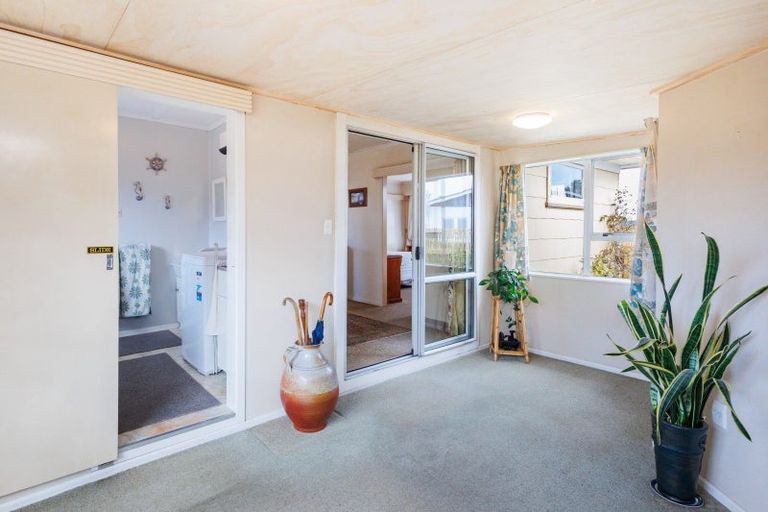 Photo of property in 1 Seabury Avenue, Foxton Beach, Foxton, 4815